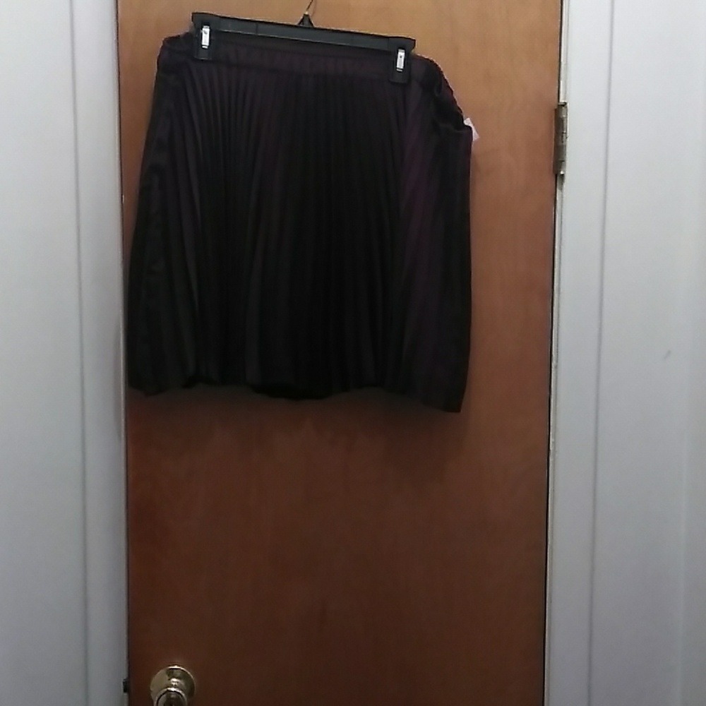 Metaphor burgundy mini skirt